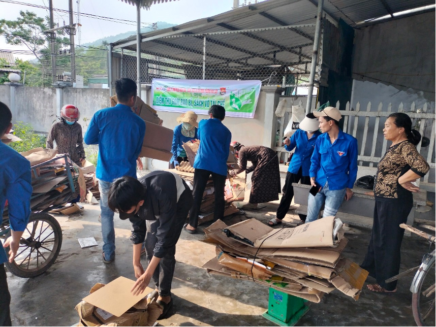 MIZA NGHI SƠN CÙNG ĐOÀN THANH NIÊN PHƯỜNG MAI LÂM, THỊ XÃ NGHI SƠN LẬP CÁC ĐIỂM THU GOM BAO BÌ TÁI CHẾ