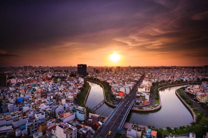 Ready to take advantage, Vietnam's economy needs to seize the opportunity to 'overcome' Covid-19